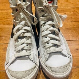 Nike blazer mid 77 youth size 5.5